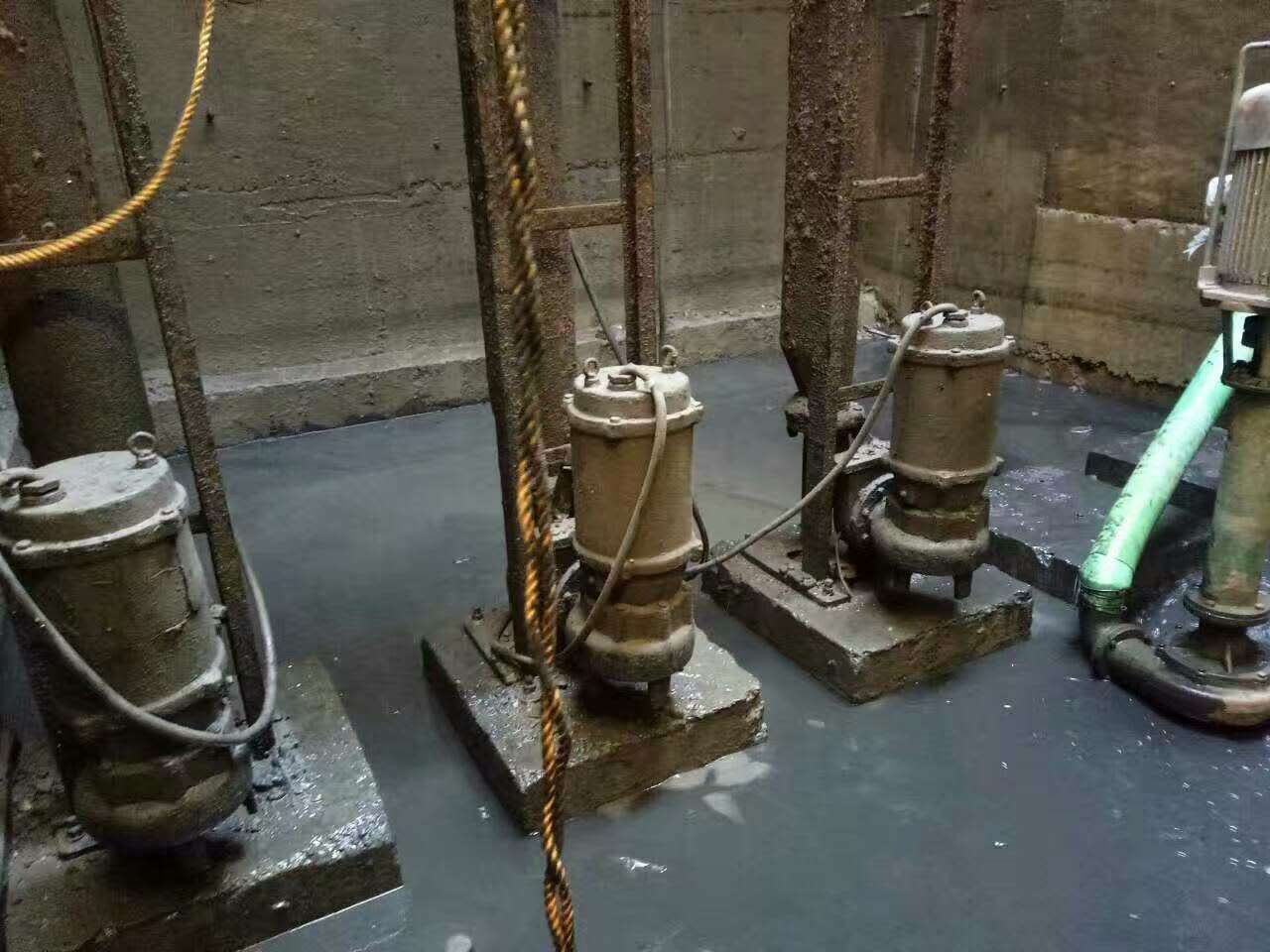 江口污水池清理