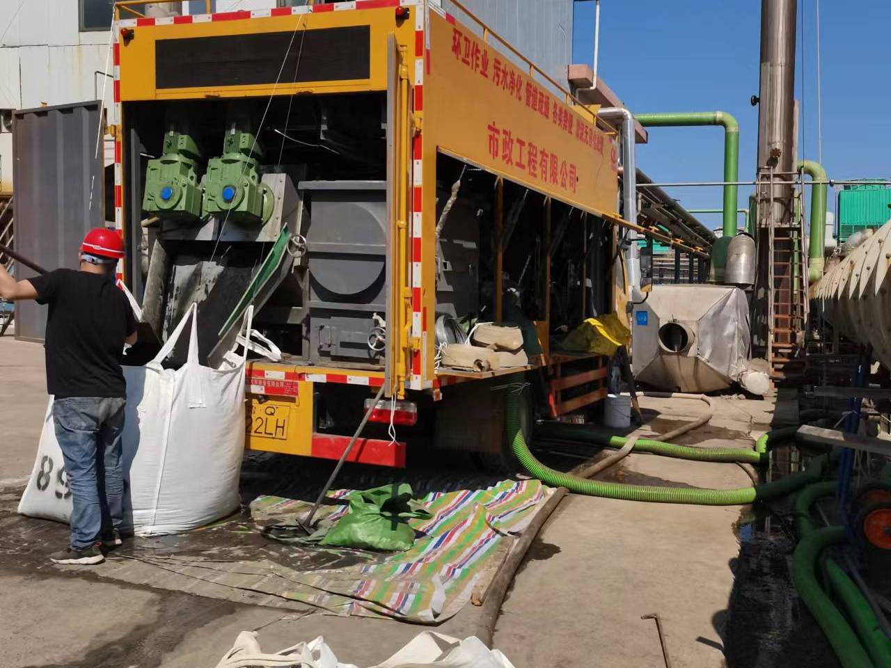 江口淤泥压干处理